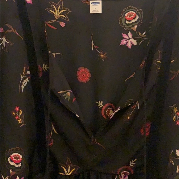NEVER WORN black floral blouse - Picture 2 of 3